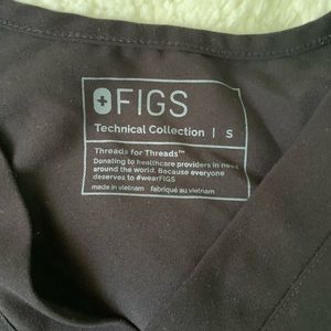 Figs Black Scrubs ( Top : Men’s Small / Bottoms : Joggers XS short)